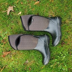 Bogs Black and Brown Herringbone Women's Boots